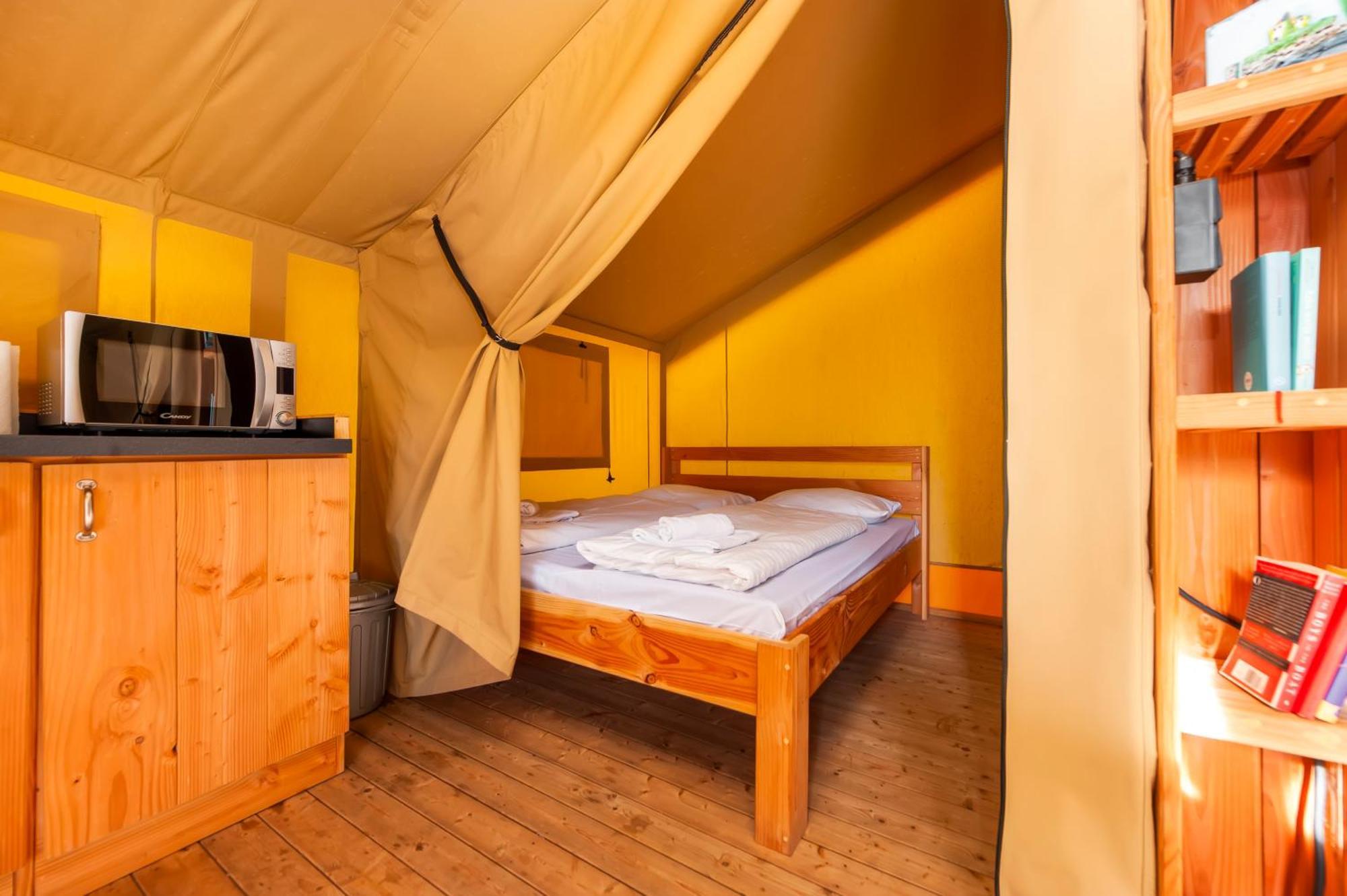 Glamping And Mobile Homes Lavanda - Holiday Centre Bi Village Fažana Eksteriør billede